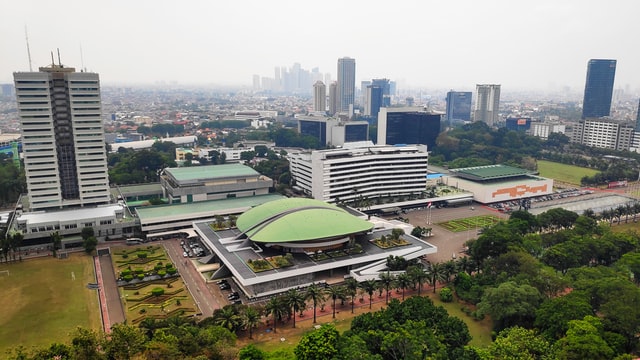 Bantuan Pemerintah Kepada Sekolah yang Mengalami Kerusakan Pasaca Bencana